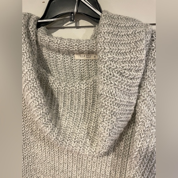 ILLA ILLA Sweater - SMALL - Picture 2 of 4
